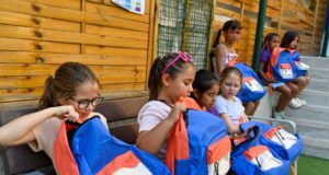 Cerca de 13.000 niños y niñas en situación de vulnerabilidad en Andalucía reciben apoyo de CaixaProinfancia para afrontar el nuevo curso