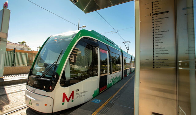 Andalucia_alcanza_mas_de_77_millones_de_viajes_en_transporte_publico_gracias_a_la_Tarjeta_de_Transporte.jpg