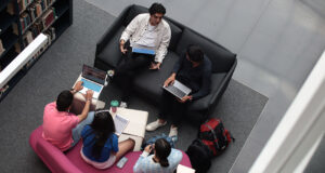 El acceso a la universidad en Andalucía alcanza el 86% de las preferencias del alumnado