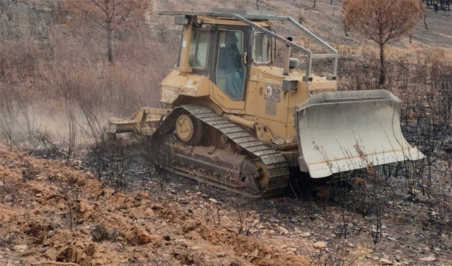 Inician_obras_de_emergencia_tras_el_incendio_en_el_monte_Pata_del_Caballo_en_Niebla.png