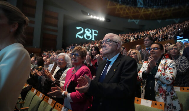 La_Junta_de_Andalucia_Calcula_por_Primera_Vez_la_Huella_de_Carbono_de_la_Gala_del_28F.jpg