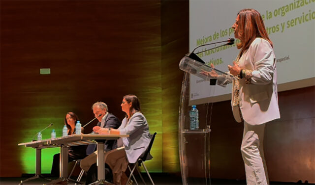 La_Junta_de_Andalucia_capacita_a_400_directores_en_nuevas_normativas_educativas_para_reducir_la_burocracia.jpg