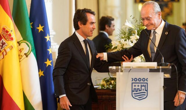 La_Junta_y_el_Ayuntamiento_de_Malaga_establecen_una_comision_conjunta_de_infraestructuras_y_movilidad.jpg