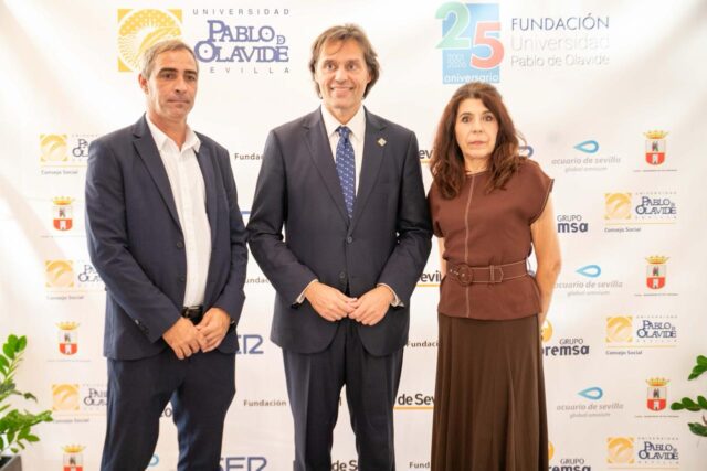 Dos_Hermanas_recibe_un_galardon_por_su_colaboracion_con_la_Universidad_Pablo_de_Olavide_en_su_25_aniversario.jpg