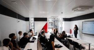 GBSB Global impulsa su posicionamiento entre las escuelas de negocios con nuevos reconocimientos en 2026