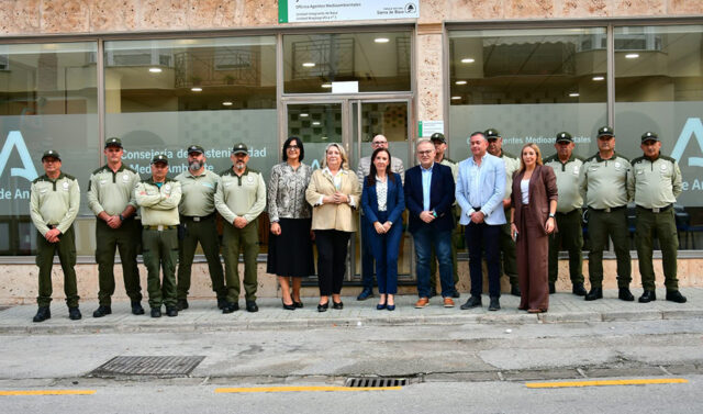 Fina_Martinez_destaca_el_trabajo_de_los_agentes_medioambientales_en_el_norte_de_Granada.jpg