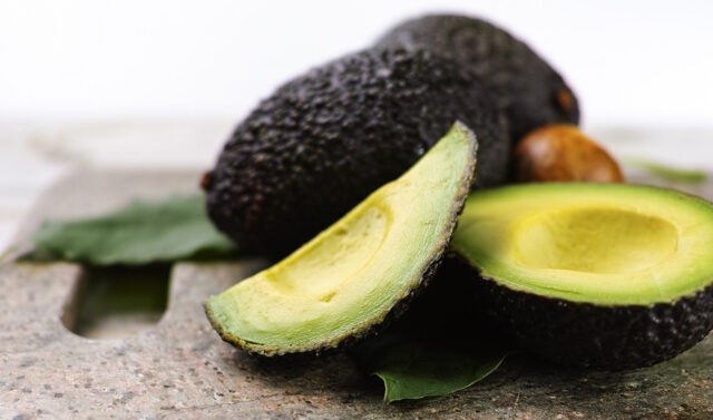 La_produccion_de_aguacate_en_Andalucia_aumenta_notablemente_durante_la_campana_2025-2026.jpg