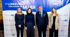 Ayuso destaca la longevidad de Madrid en una jornada dedicada a las mujeres sénior