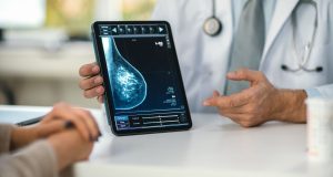 Natalee amplía la evidencia a largo plazo en cáncer de mama precoz HR+/HER2- de alto riesgo